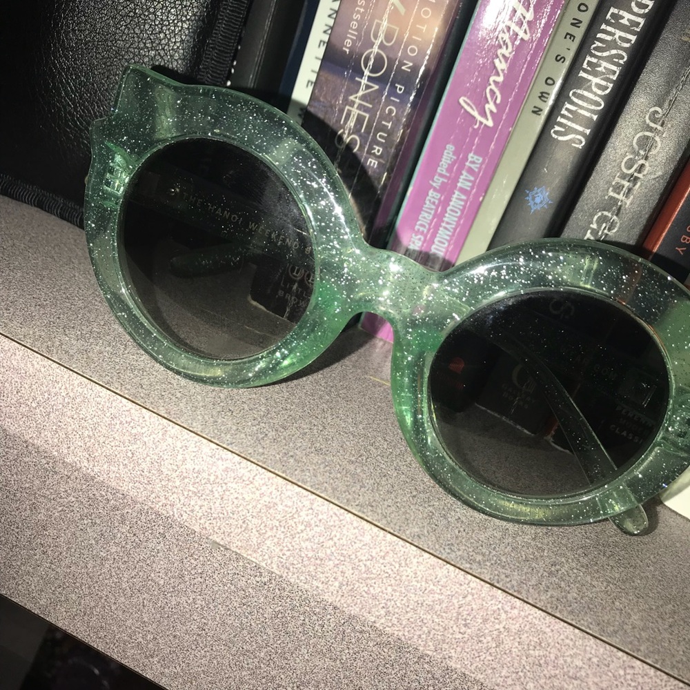 MINT GREEN SPARKLY SUNNIES